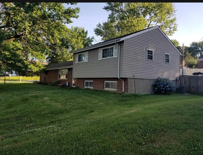 Primary Photo - 3636 Reavis Barracks Rd