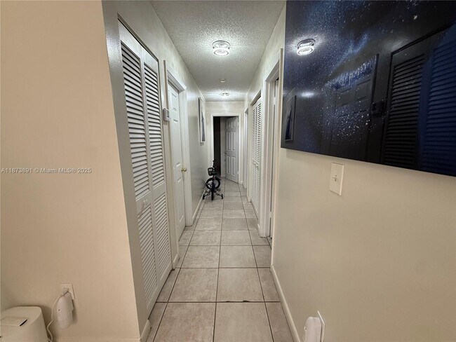 Building Photo - 14560 SW 124th Pl