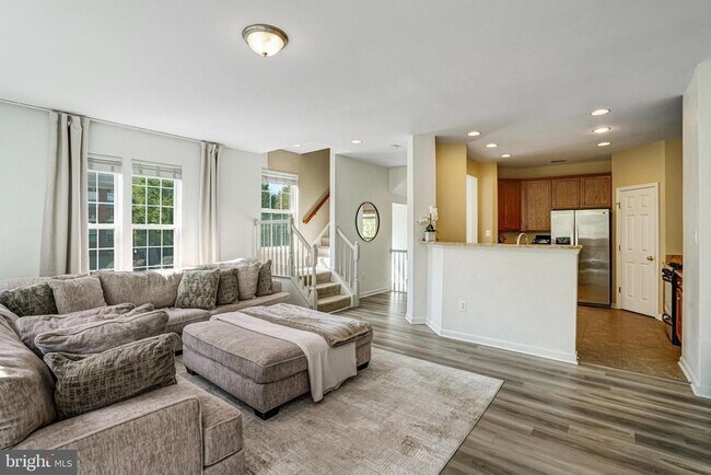 Building Photo - 8535 Wyngate Manor Ct