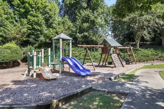 Building Photo - 2295 Winthrope Way Dr