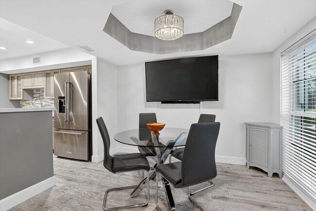 Building Photo - 1194 Hillsboro Mile