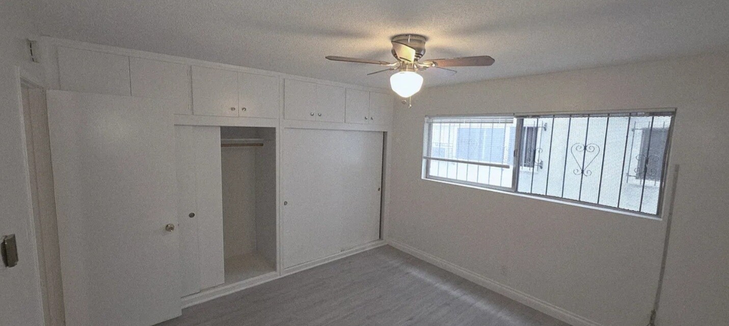 Building Photo - 120 Alamitos Ave