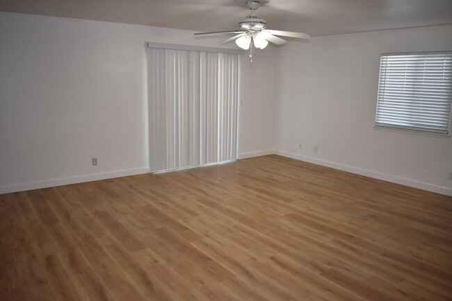 Building Photo - Updated and Well Maintained Winters Home!