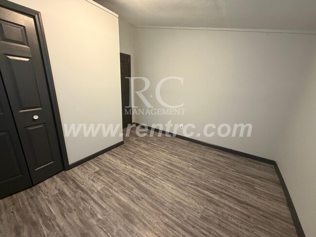 Building Photo - 638 McNeil-E