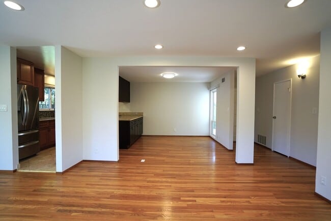 Building Photo - Beautiful Updated San Jose Home!