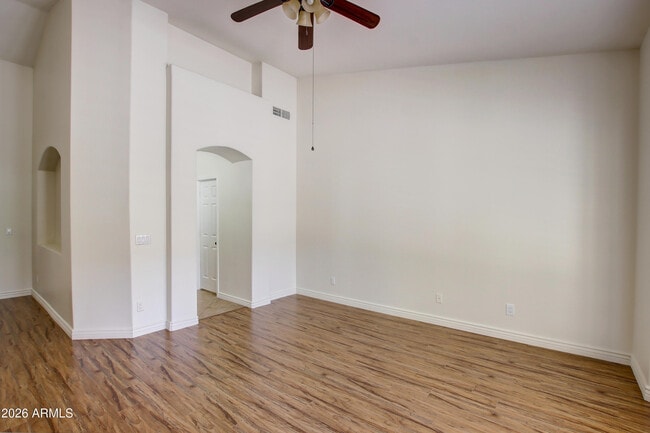 Building Photo - 1918 E Marilyn Rd