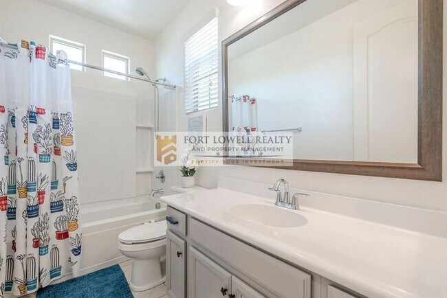 Building Photo - COMING SOON! Modern 4 Bedroom Home in Gate...