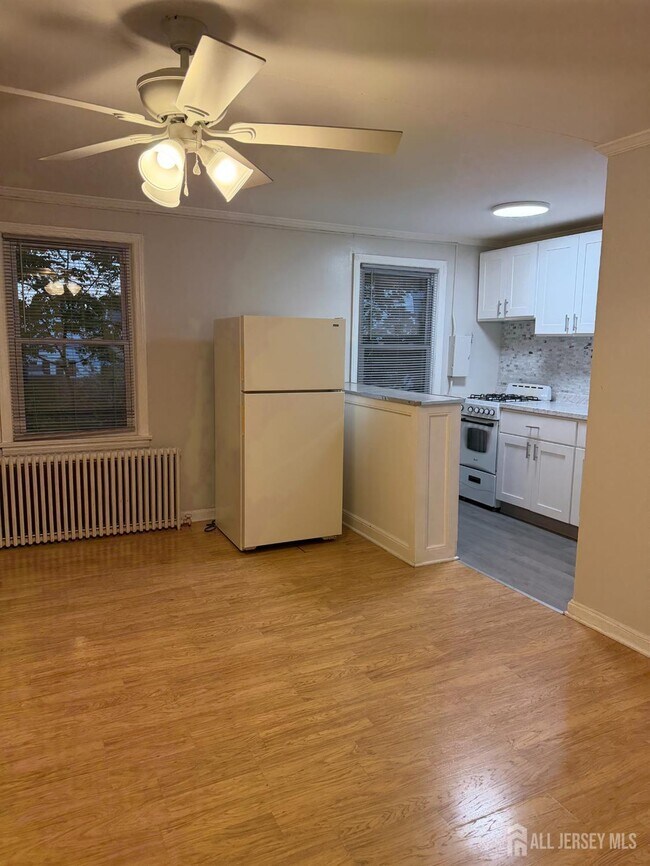 Building Photo - 24 S 3rd Ave