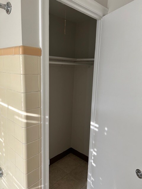 Building Photo - 103 8th St