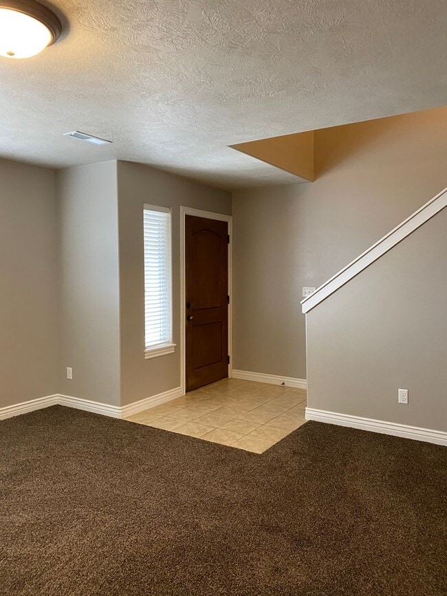 Building Photo - 555 Countryside