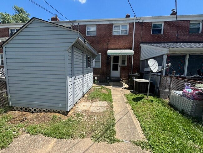 Building Photo - 3 bedrooms with a finished basement