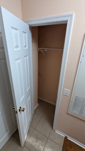 Building Photo - 1570 Spring Gate Dr