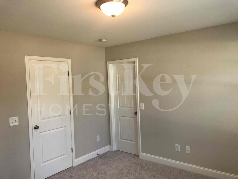 Building Photo - 84 Waterpine Dr