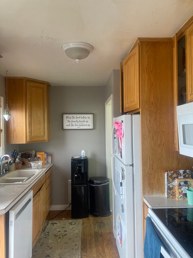 Building Photo - 374 Filmore Ave