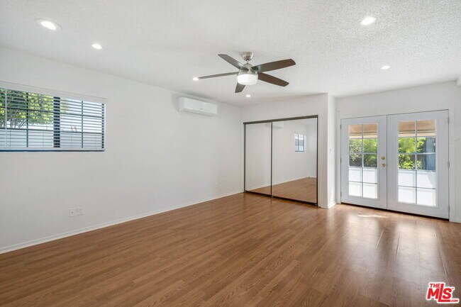 Building Photo - 11882 Ramona Ave