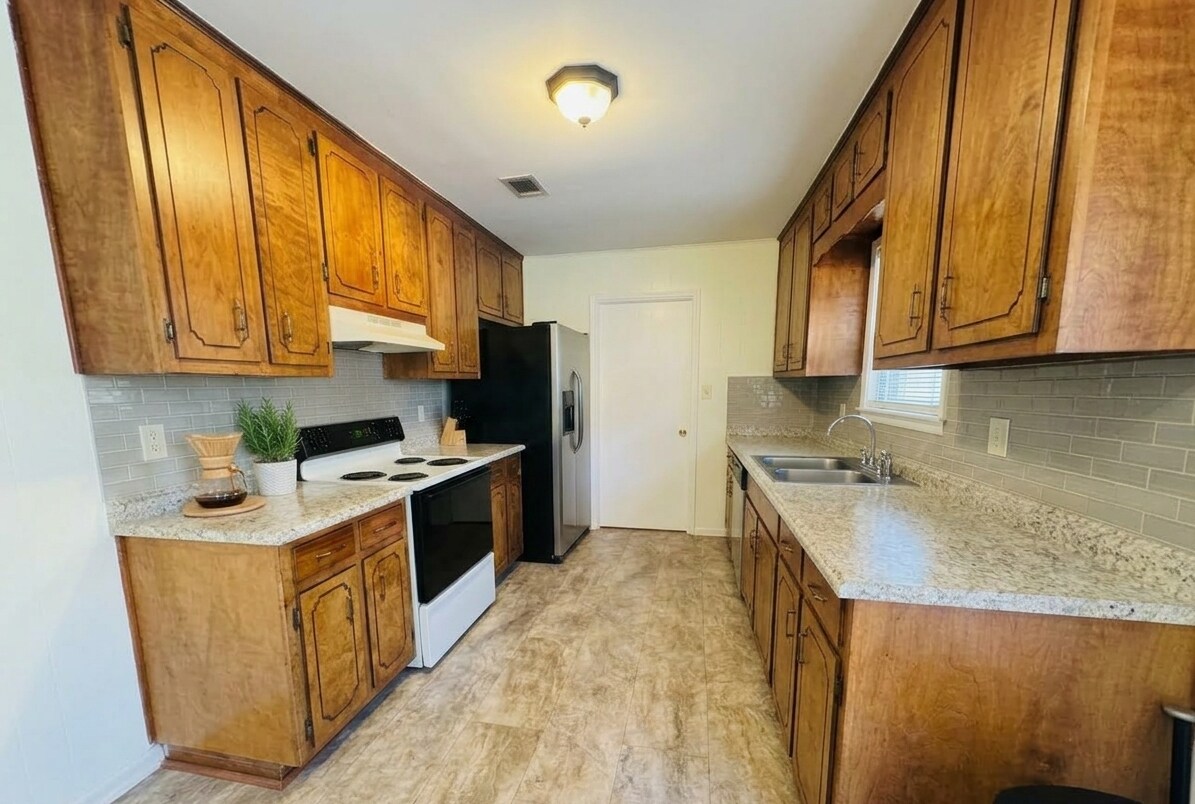 Building Photo - 2517 Habersham Rd