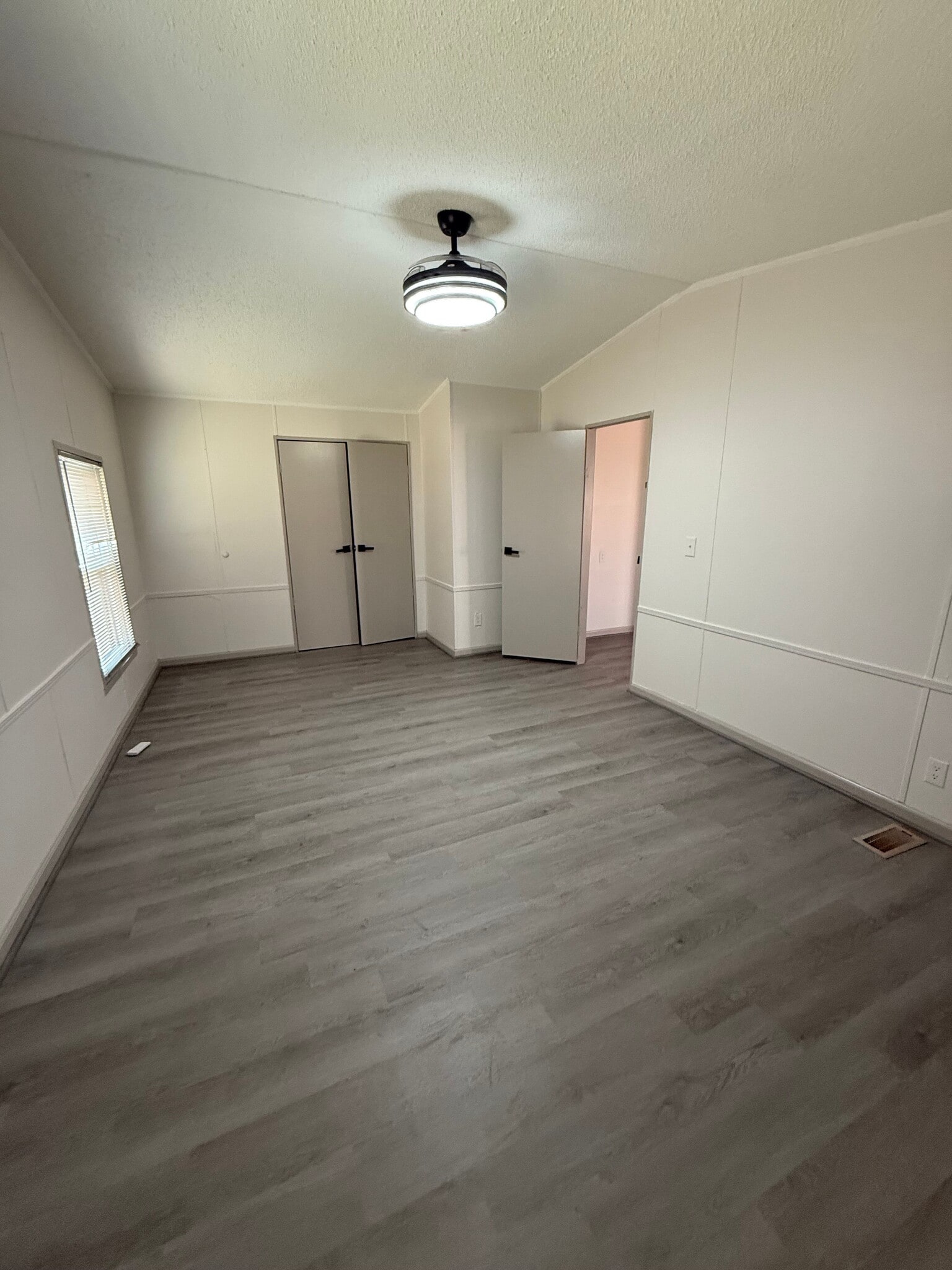 Building Photo - 535 Pendleton Dr