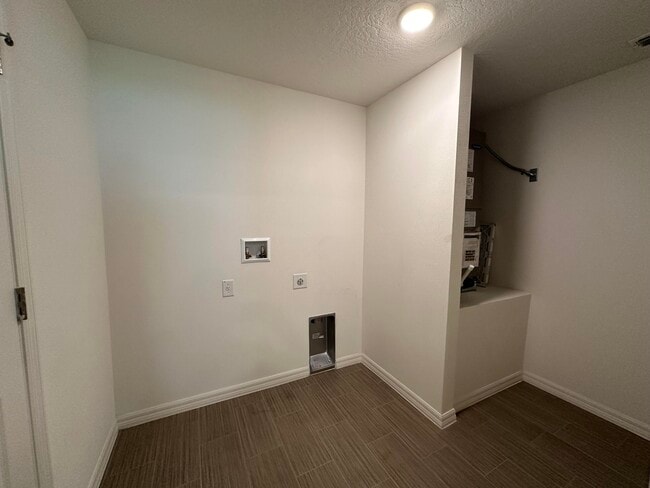 Building Photo - 550 Osmosis Dr