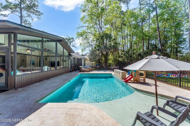 Building Photo - 4340 Blue Heron Dr