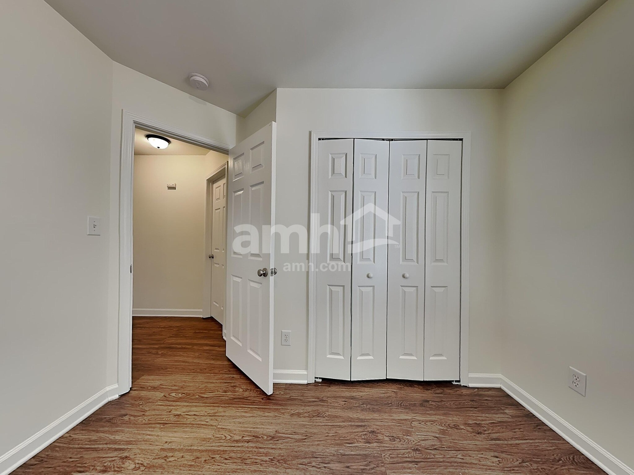 Building Photo - 3700 Cashew Dr