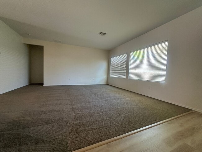 Building Photo - Sun City Aliante - 2 Bedroom and a Den - Great Floor Plan