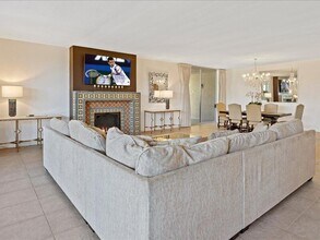 Building Photo - 899 Island Dr