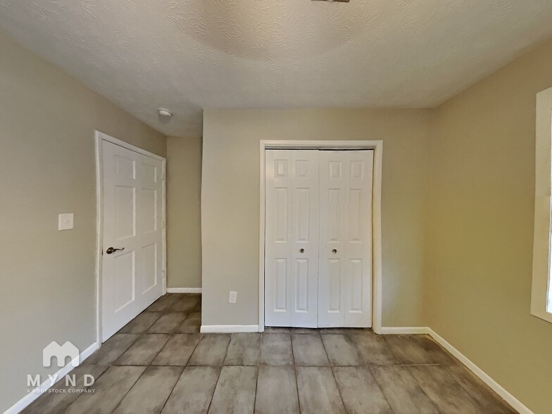 Building Photo - 5409 Pine Valley Dr