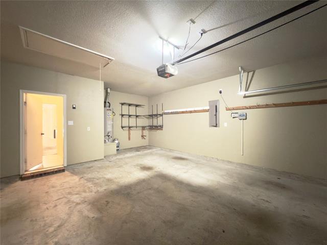 Building Photo - 7917 Creek View Dr