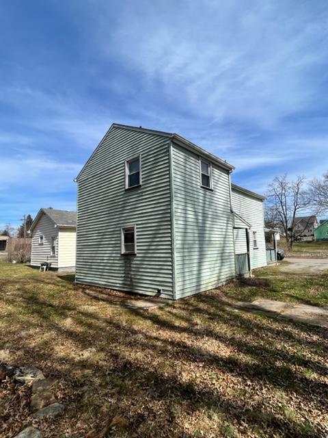 Building Photo - 112 N Clover Ave
