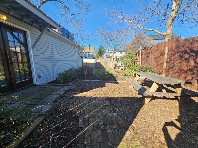 Building Photo - 74 Boulevard, B