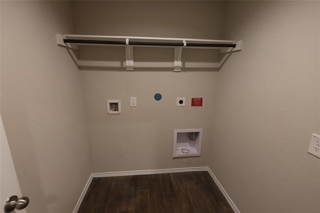 Building Photo - 2315 Otter Falls Dr