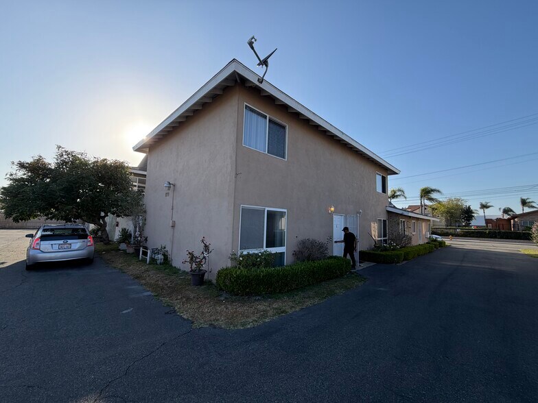 Building Photo - 728 Clay Ave