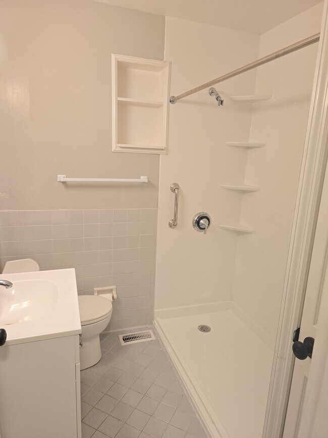 Building Photo - 8802 Malvern Hill Rd