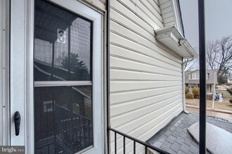 Building Photo - 3807 Fleetwood Ave