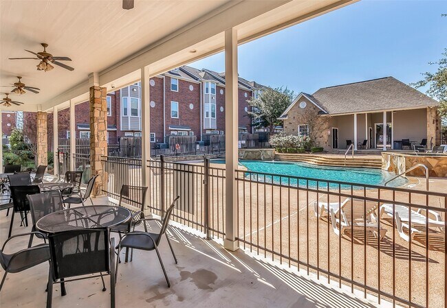 Building Photo - 305 Holleman Dr E