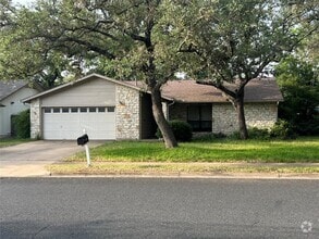 Building Photo - 4903 Summerset Trail