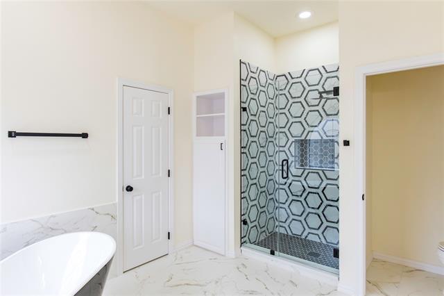 Building Photo - 3004 Normandy Dr