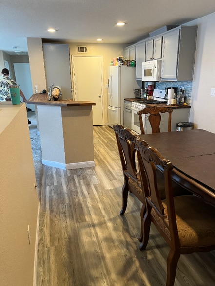 Building Photo - 5030 Gavilan Way