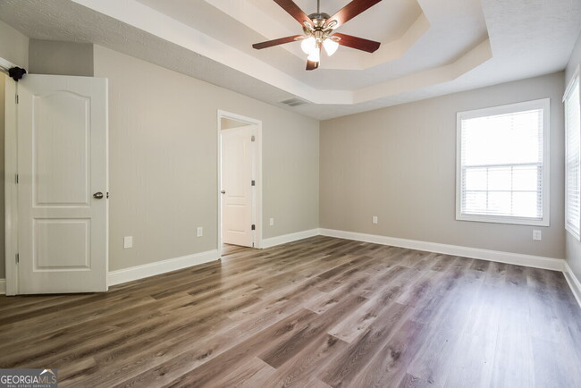 Building Photo - 4580 Ferncrest Pl
