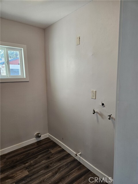 Building Photo - 1538 W 102nd St