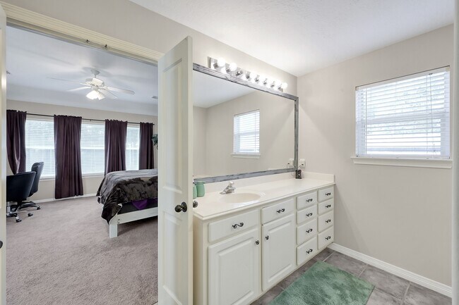 Building Photo - 12102 Mustang Ave