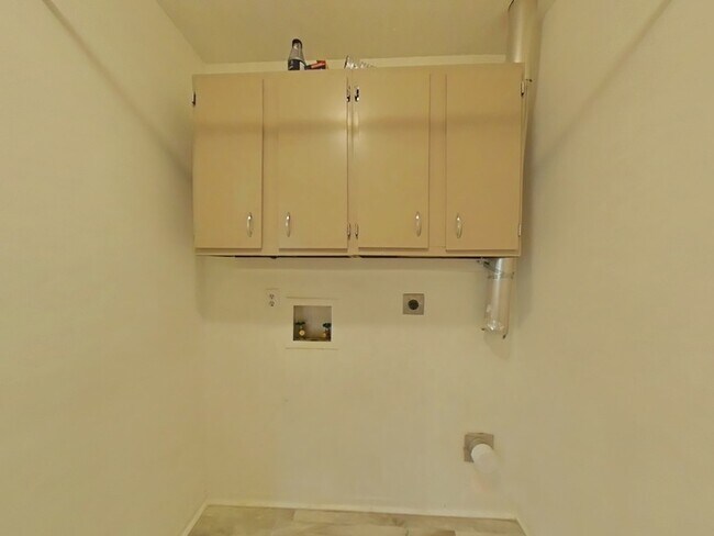Building Photo - 15706 Havenrock Cir