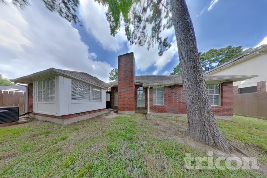Building Photo - 7002 Echo Pines Dr