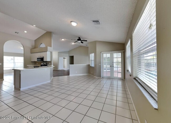 Building Photo - 1502 Overland Dr