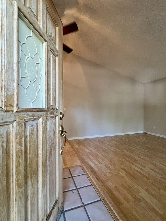 Building Photo - Charming 1 Bedroom, 1 Bath Rental with Pri...