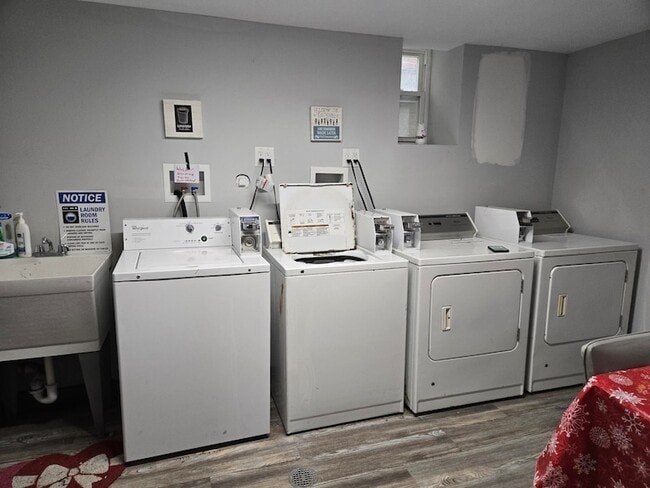 Building Photo - 289 Day Ave