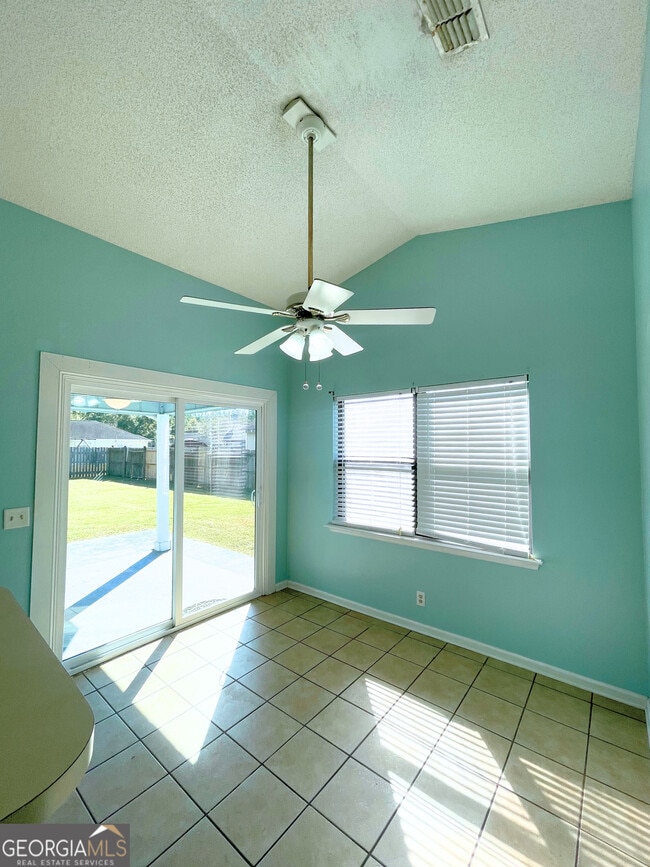 Building Photo - 314 Briarwood Cir