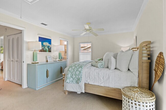 Building Photo - 9239 SE Riverfront Terrace