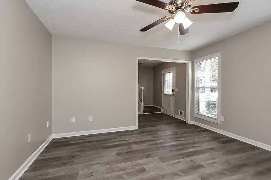 Building Photo - 895 Highland Terrace NE