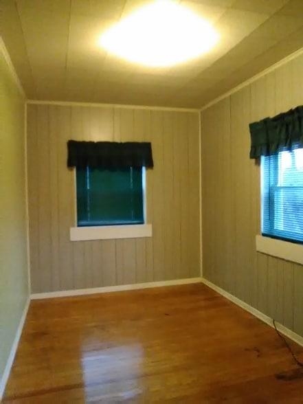 Building Photo - 2114 Oakridge Dr